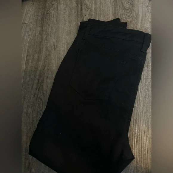 Design Lab

5-Pocket High Rise Skinny Jeans - Picture 3 of 4